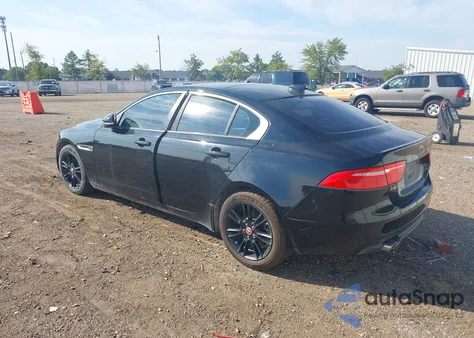 2017 Jaguar Xe 20D Premium из США, поврежденный, VIN SAJAD4BN1HA952327